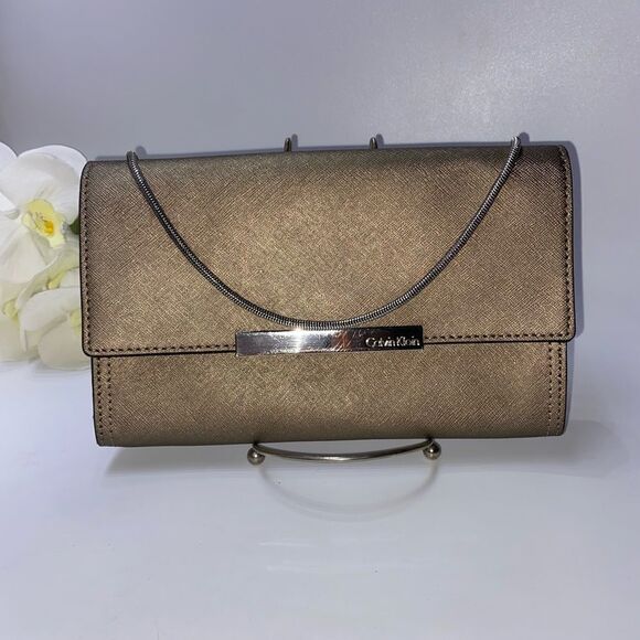 Calvin Klein Saffiano Leather Shoulder Purse Gold Small - Picture 1 of 14